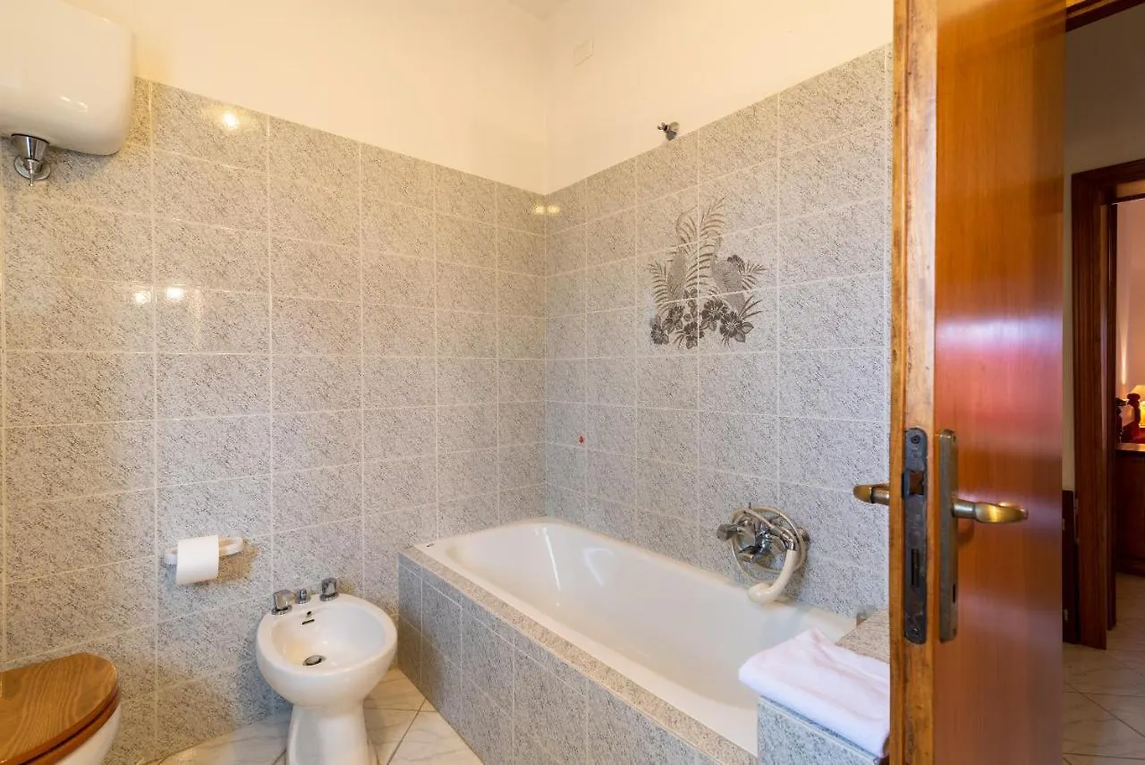 Papa Giuseppe La Colombaia Villa Cortona Holiday home